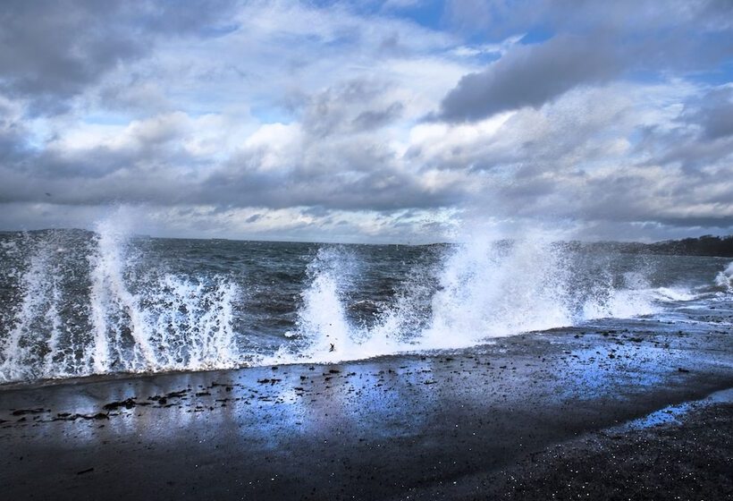 Bed and Breakfast 30seacliff