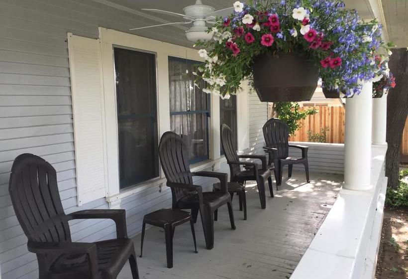 צימר Bordeaux Inn Lodi