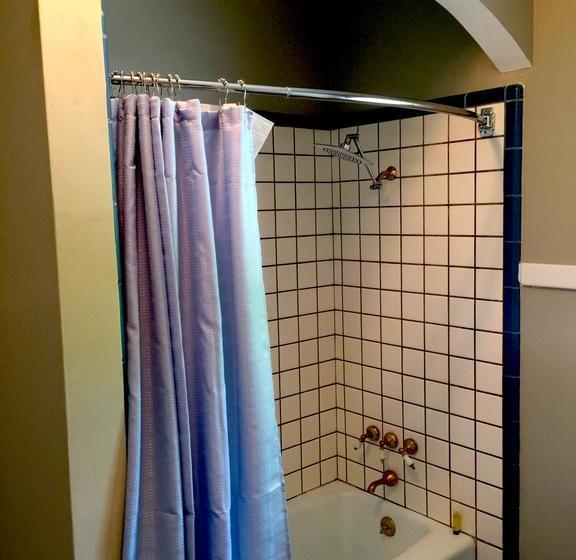 צימר Bordeaux Inn Lodi