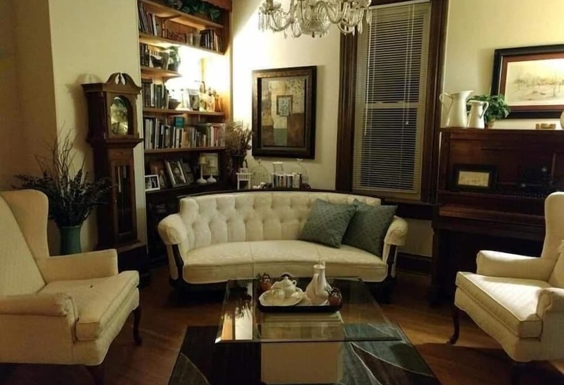 تختخواب و صبحانه Carraway Guest House