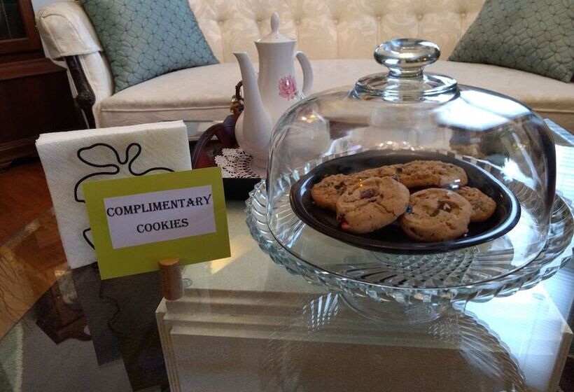 تختخواب و صبحانه Carraway Guest House