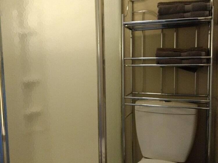 تختخواب و صبحانه Carraway Guest House