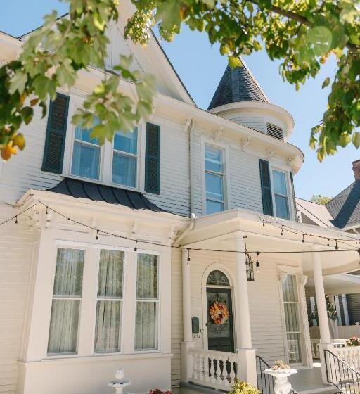 Bed and Breakfast Stanley House Inn