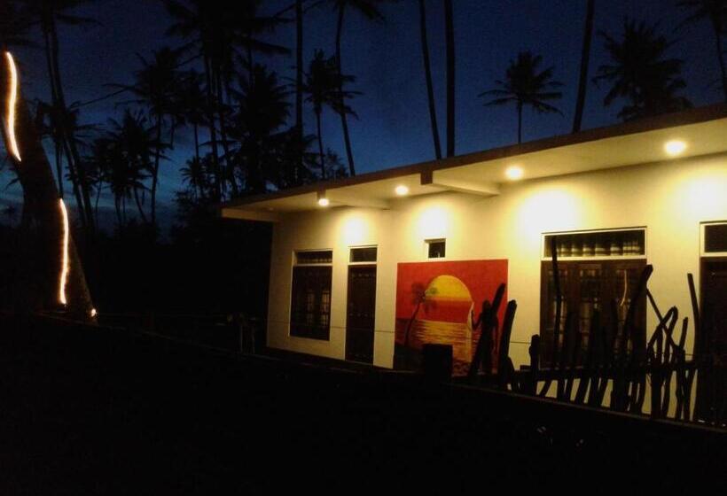 ベッドアンドブレックファースト Sunset Surfing Beach Resort