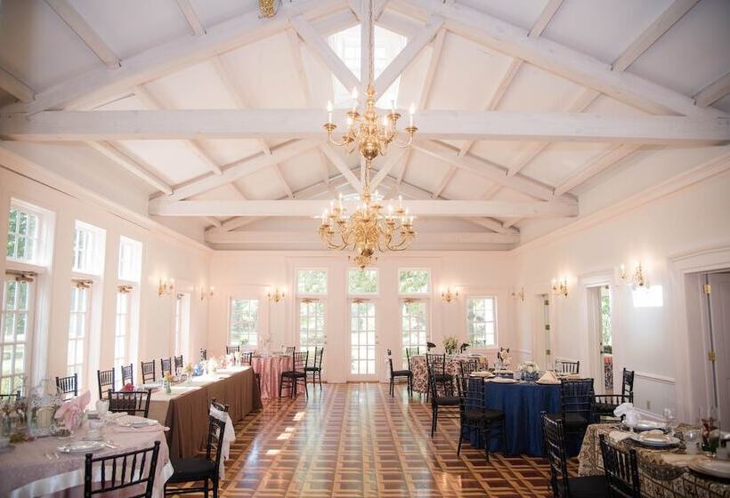 مبيت وإفطار The Bykenhulle House