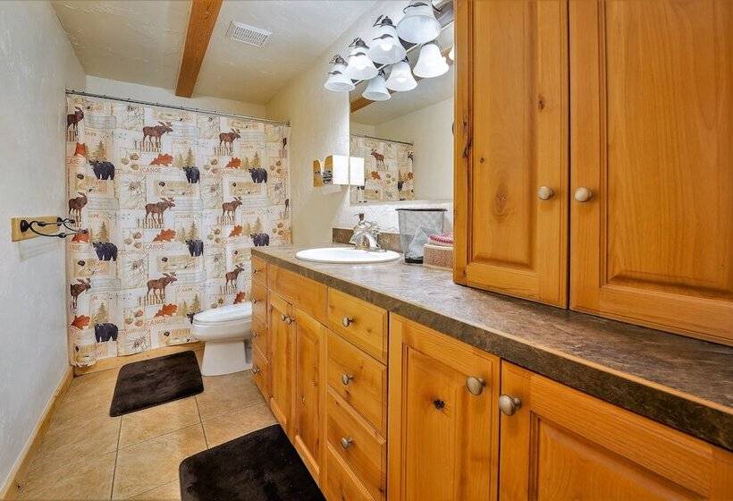 צימר The Hideaway Lodge