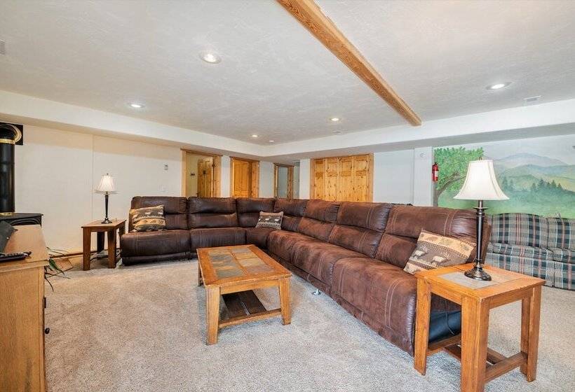 צימר The Hideaway Lodge