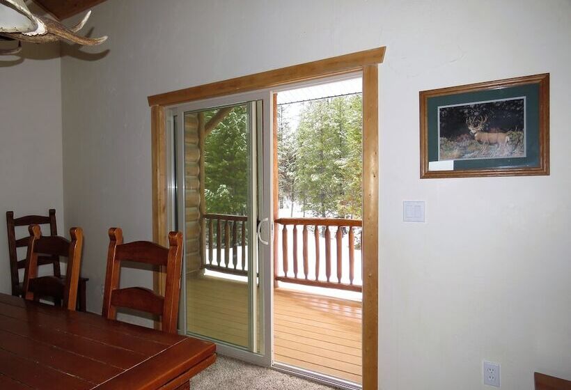 צימר The Hideaway Lodge