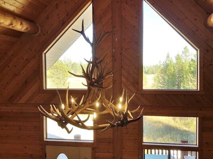 צימר The Hideaway Lodge