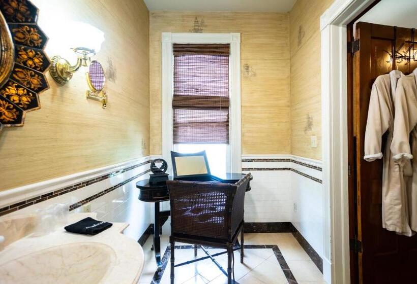 Historic Webster House Bed And Breakfast Inn