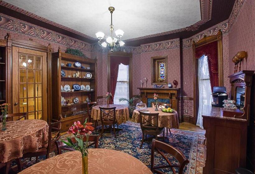 Historic Webster House Bed And Breakfast Inn