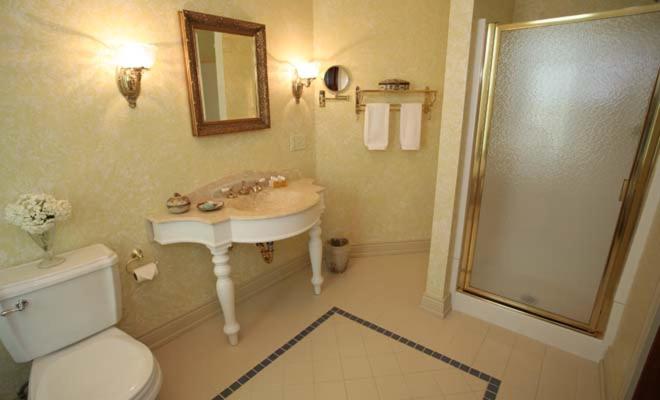 Historic Webster House Bed And Breakfast Inn