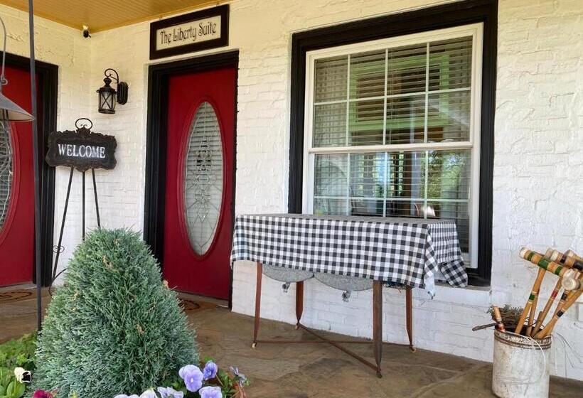 Bed and Breakfast The Old Liberty Schoolhouse