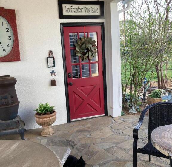 Bed and Breakfast The Old Liberty Schoolhouse