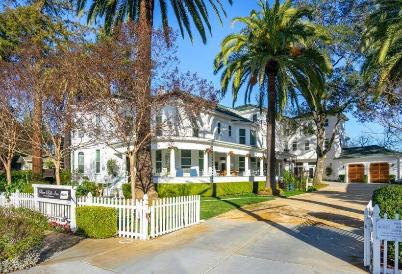 住宿加早餐 The River Belle Inn