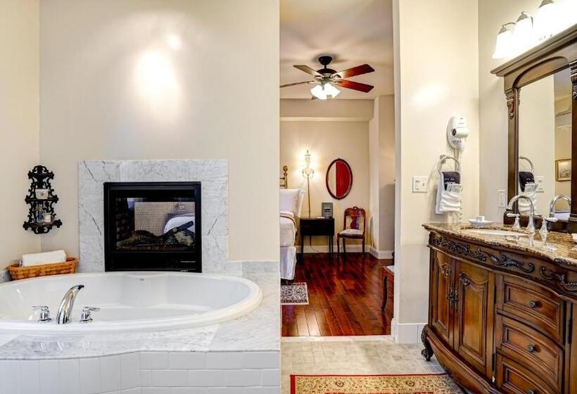 مبيت وإفطار The River Belle Inn