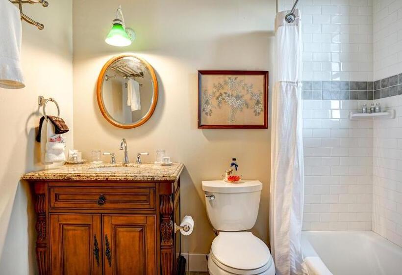 مبيت وإفطار The River Belle Inn