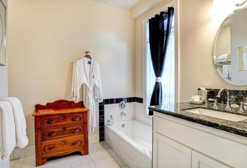 مبيت وإفطار The River Belle Inn