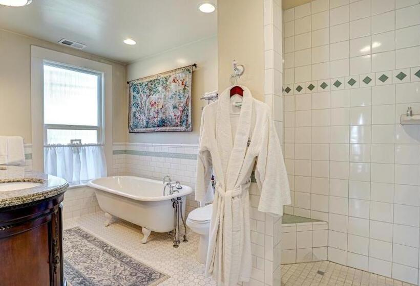 مبيت وإفطار The River Belle Inn