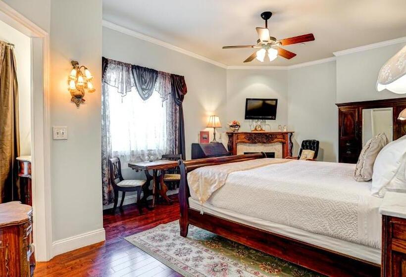 مبيت وإفطار The River Belle Inn