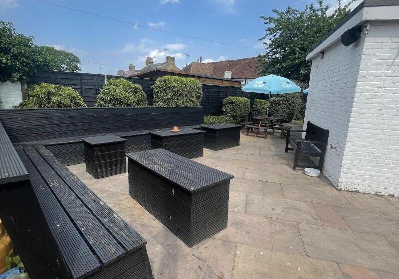 مبيت وإفطار The Six Bells