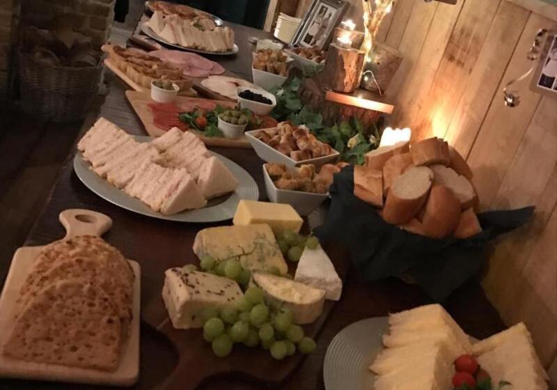 مبيت وإفطار The Six Bells