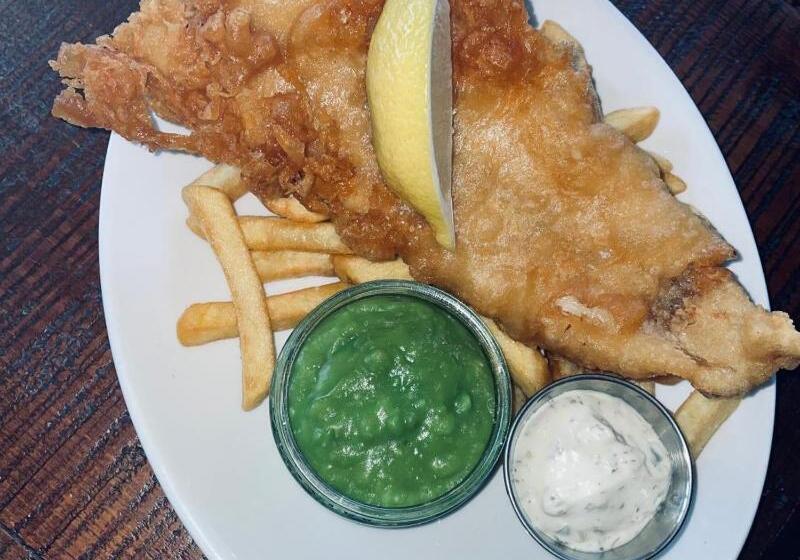 مبيت وإفطار The Six Bells