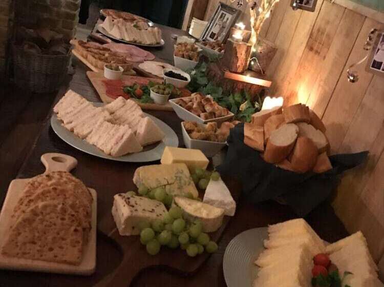 مبيت وإفطار The Six Bells