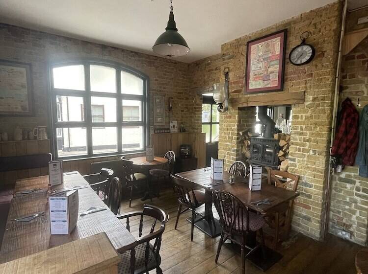 צימר The Six Bells