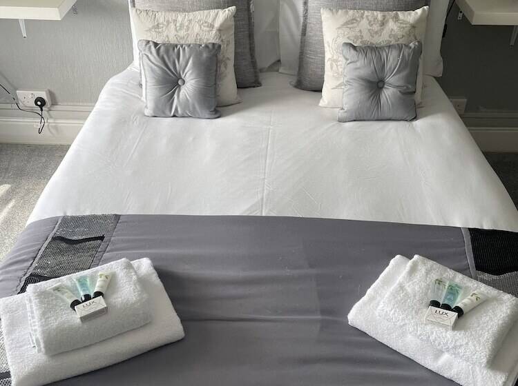 مبيت وإفطار The Six Bells