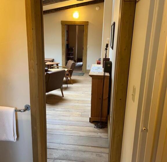 住宿加早餐  The Squibb Houses