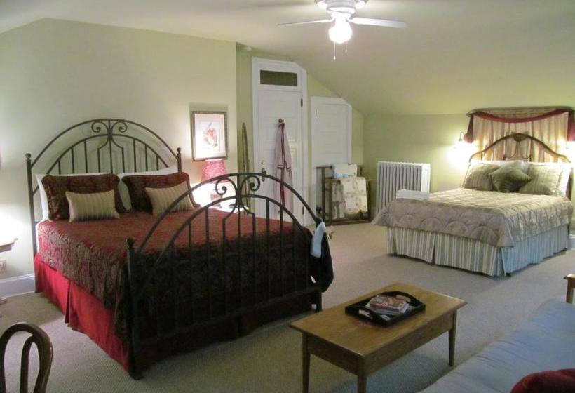 تختخواب و صبحانه The Tea Kettle Inn