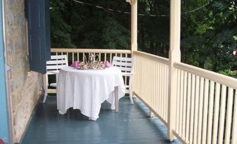 Fallen Tree Farm Bed And Breakfast