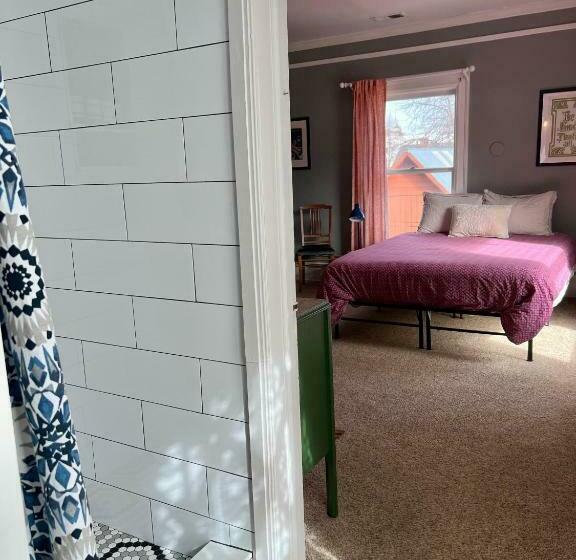 Fernweh Inn & Hostel