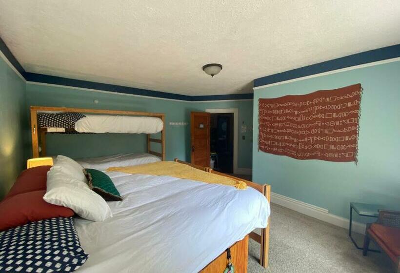 Fernweh Inn & Hostel