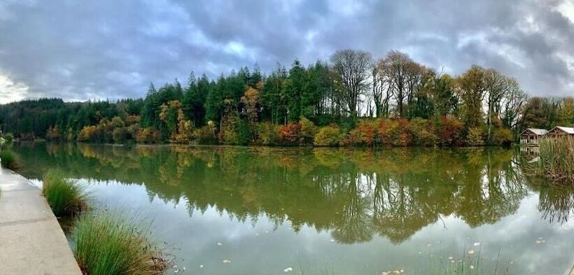 בית מלון כפרי Canada Lodge And Lake