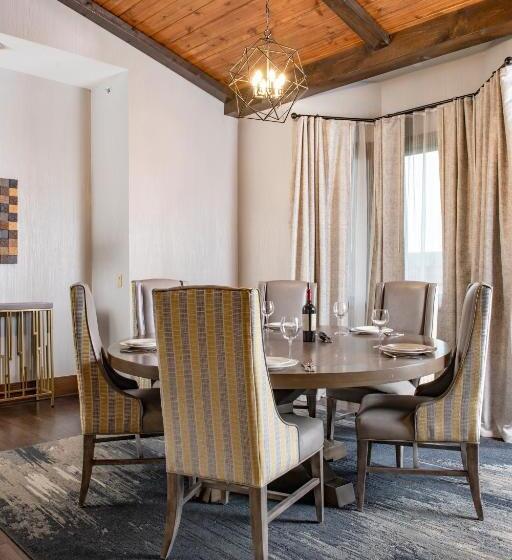 هتل Club Wyndham Glacier Canyon