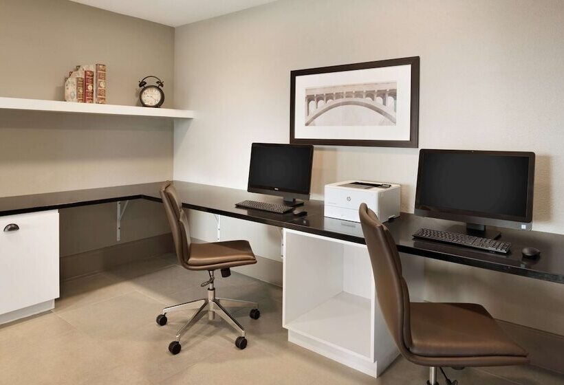 호텔 Country Inn & Suites By Radisson Indianola Ia