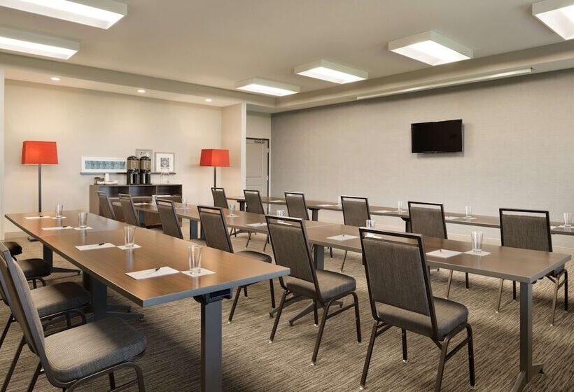 호텔 Country Inn & Suites By Radisson Indianola Ia