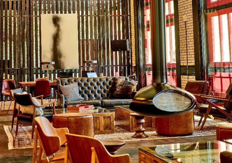 בית מלון כפרי Detroit Foundation