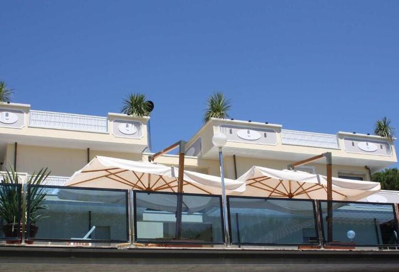 호텔 Donatella Pinarella