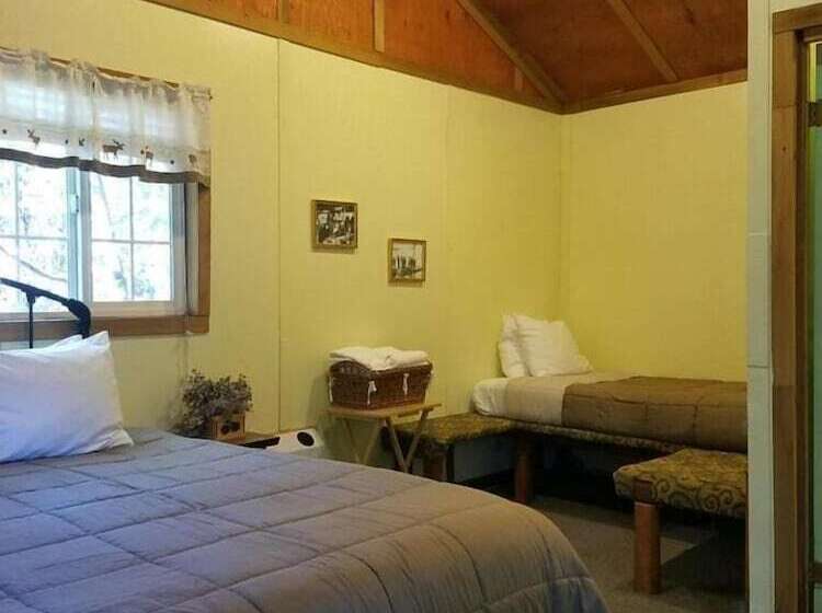 فندق Exit Glacier Lodge