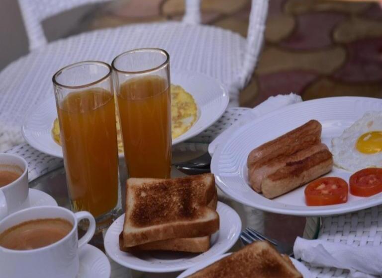 호텔 Deepali Executive