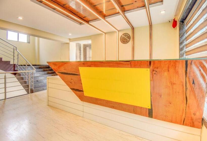 호텔 Deepali Executive