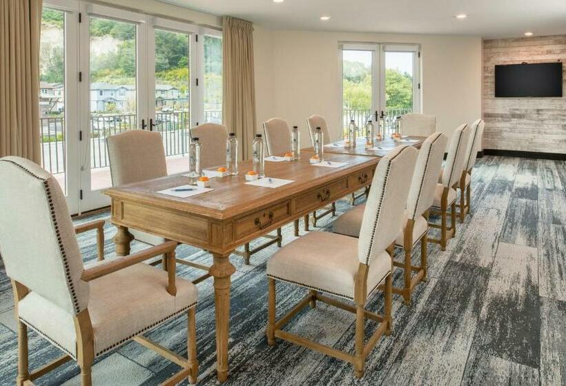 Отель Four Points By Sheraton Santa Cruz Scotts Valley