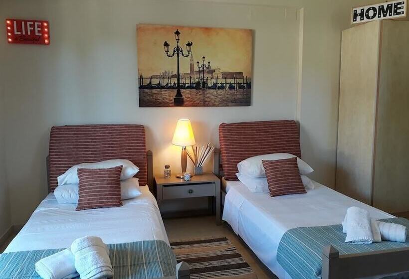 هتل Harbour Inn Corfu