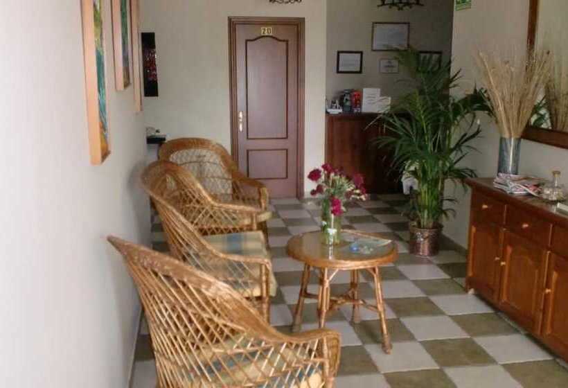 هتل Hostal Restaurante La Ilusión