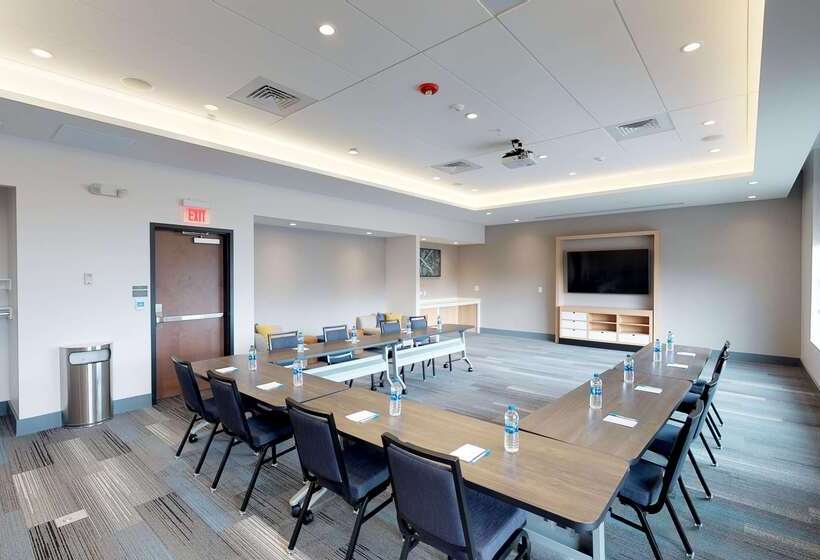 هتل Hyatt House Oak Brook