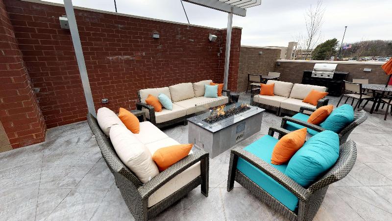 هتل Hyatt House Oak Brook