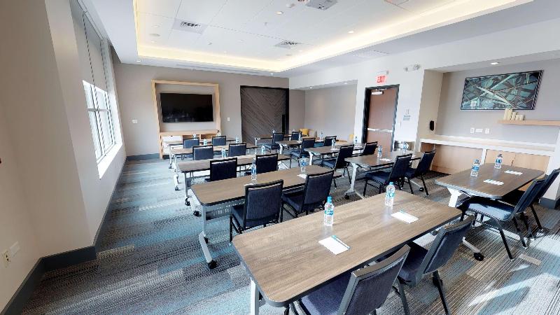 هتل Hyatt House Oak Brook